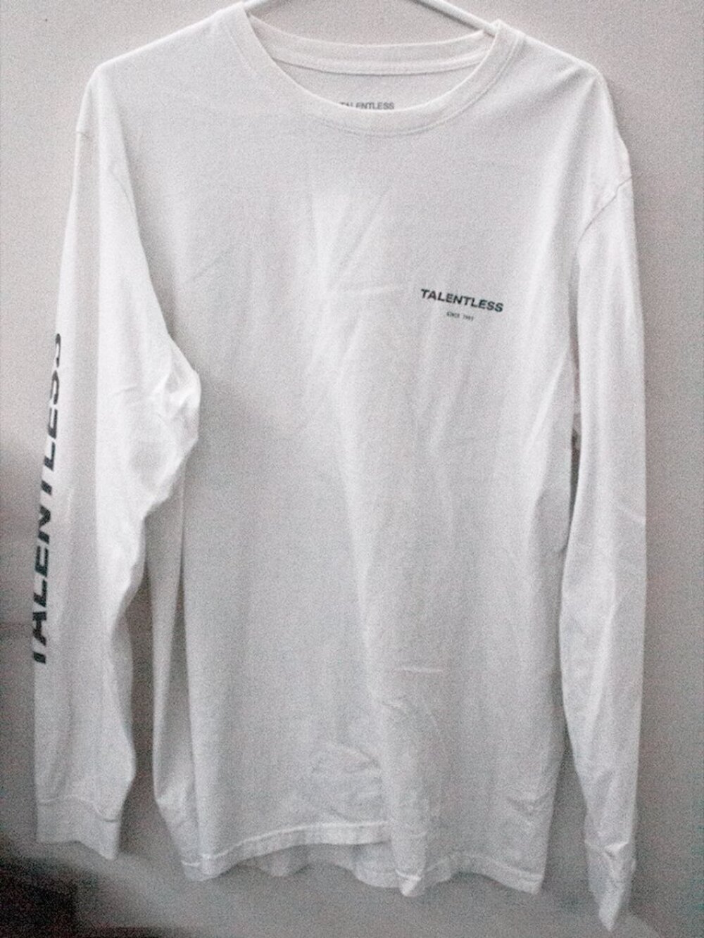 TALENTLESS Circle Logo White Long Sleeve Tee